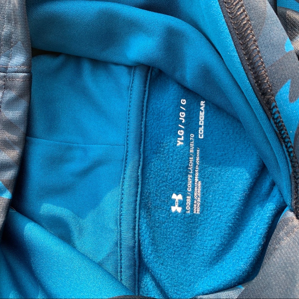 Under armor pull over - Picture 5 of 5